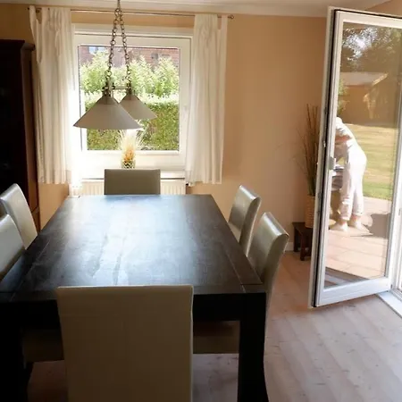 Haus Am Jaardenhug In Fuer 7 Pers Nyaraló Utersum