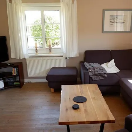 Haus Am Jaardenhug In Fuer 7 Pers * Utersum